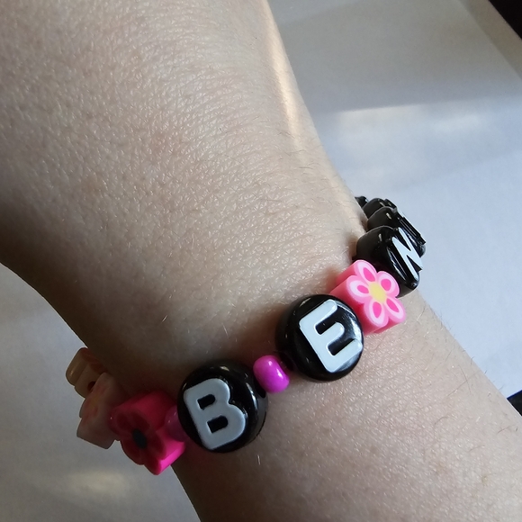 Be Nice bracelet handmade pink word elastic flowers floral mantra jewelry - Picture 5 of 7